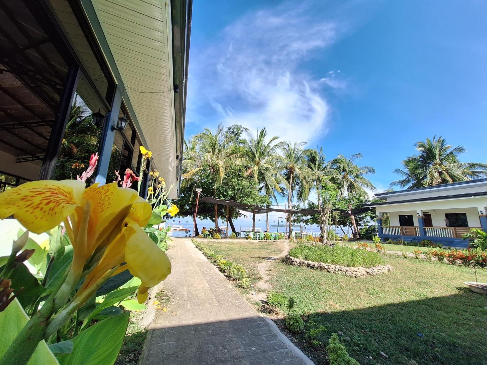 Island Front - Bangcogon Resort And Restaurant Ослоб Екстериор снимка